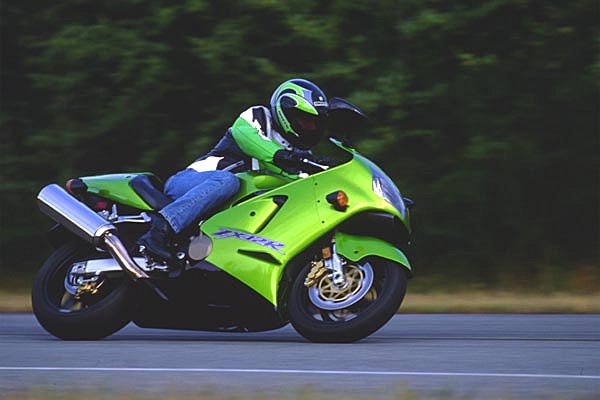 The Real Story on Kawasaki ZX-12R Performance? | MotorcycleDaily.com - Motorcycle News, Editorials, Product and Bike Reviews