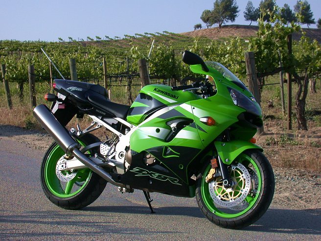 Kawasaki ZX-9R: Ride Review | MotorcycleDaily.com - Motorcycle News, Product Reviews and Bike Reviews