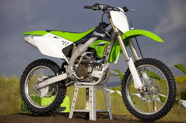 Kawasaki Reveals '06 MX Models; No KX125 For Next Year | MotorcycleDaily.com - Motorcycle News, Editorials, Reviews and Bike Reviews