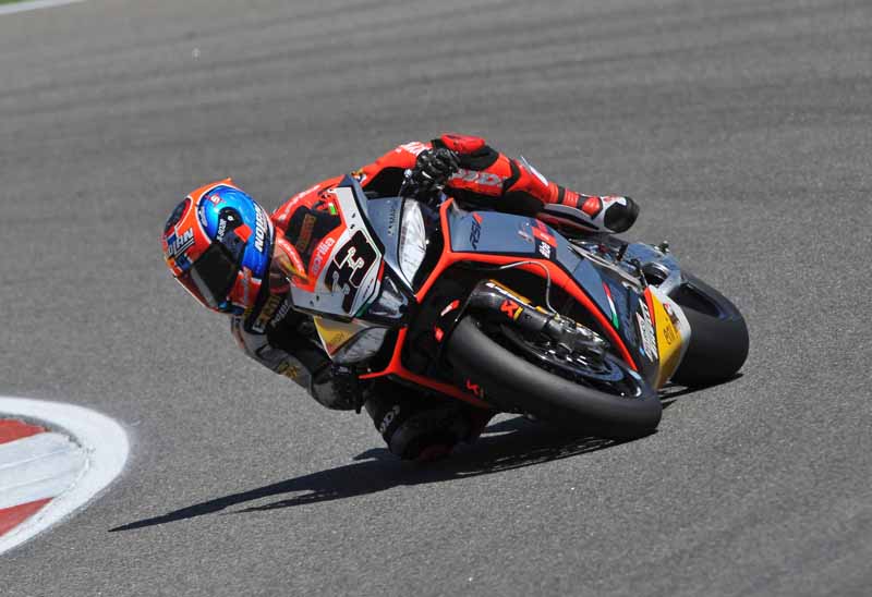 ApriliaRacing_Melandri