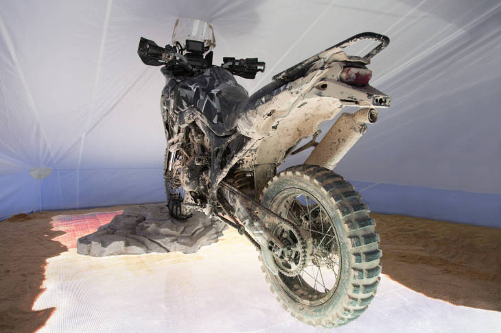 ADV-middle1
